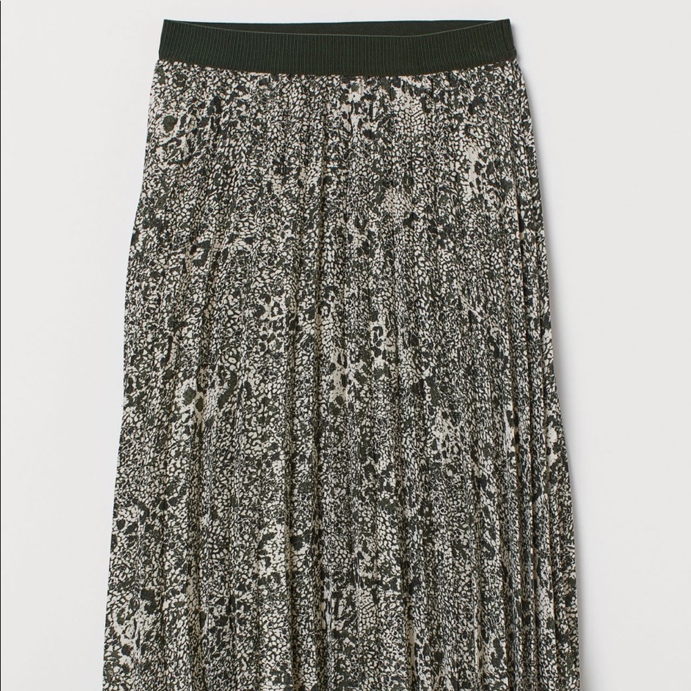 H&M Pleated MIDI snakeskin skirt